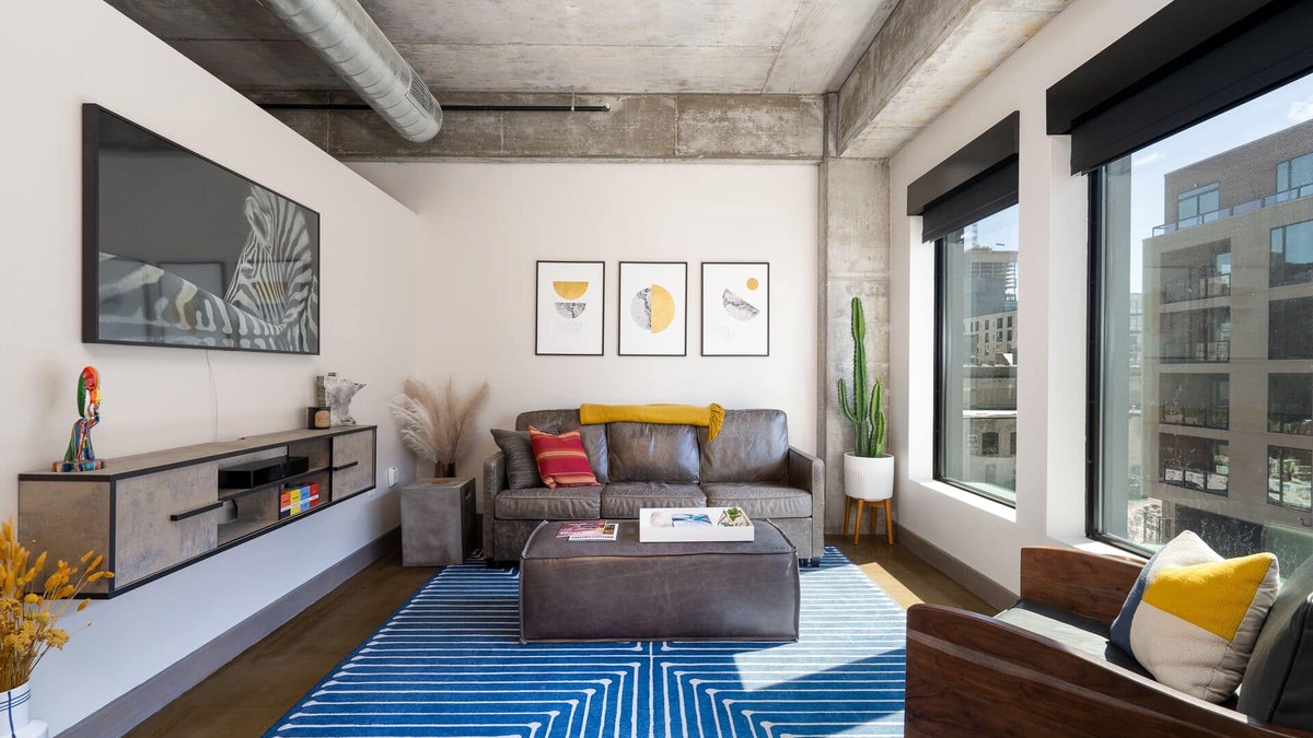 Warehouse District Apartment | MINNeSTAY* Sable 307 | North Loop
