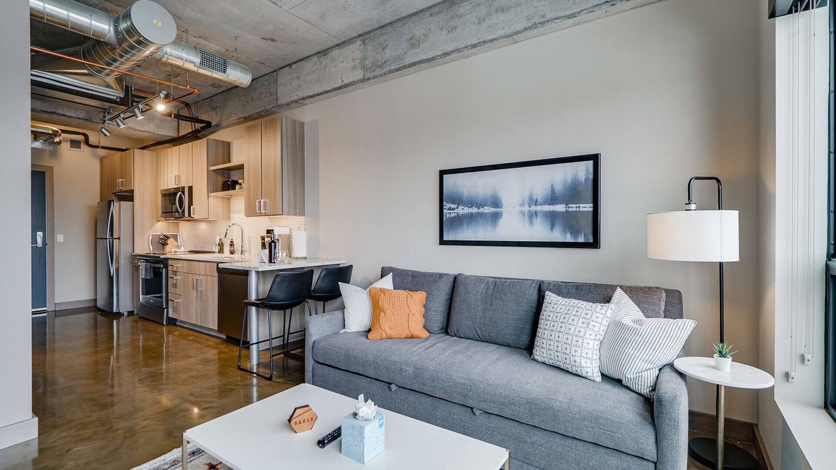 Warehouse District Apartment | MINNeSTAY* Sable 703