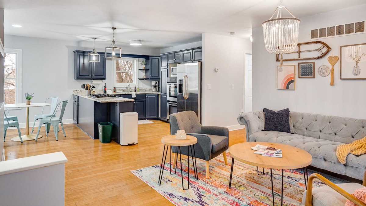 Excelsior House | MINNESTAY * The Guest House * Carriage House * Lake Minnetonka