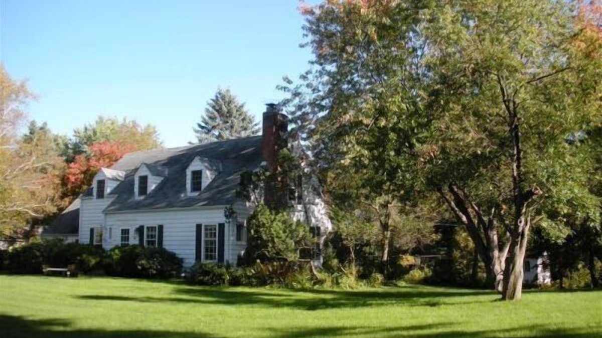Minnetonka House | Minnetonka Secluded Cul-de-Sac 6 mi. to Mpls.-Gorgeous Acre near I-494 & I-394