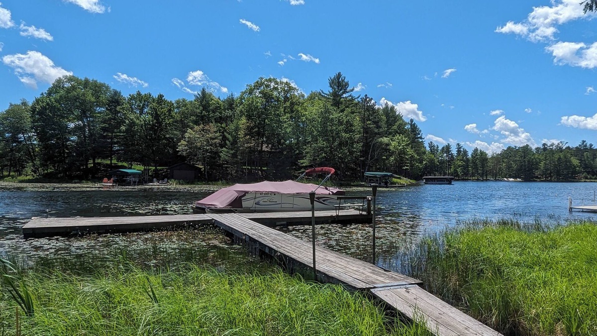 Minocqua House | Minocqua Chain! Walk to the Bearskin Trail! Come check out the fall colors!