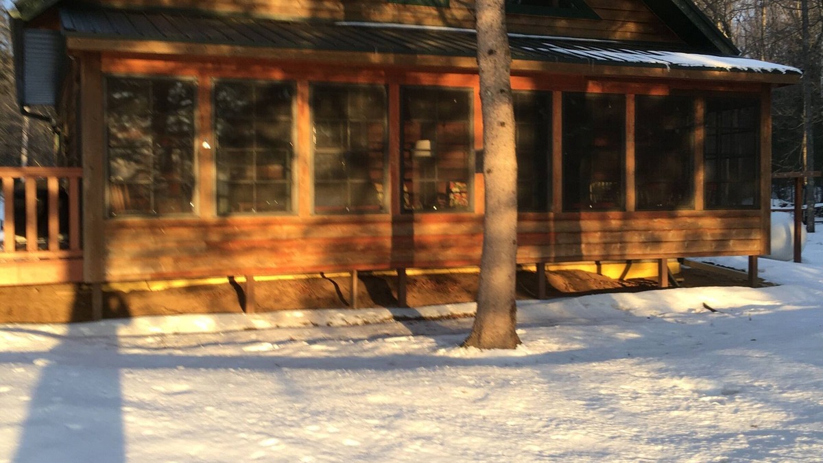 Lac du Flambeau Cabin | Minocqua Lac du Flambeau WI Northwoods Log Loft Cabin on Amber Lake