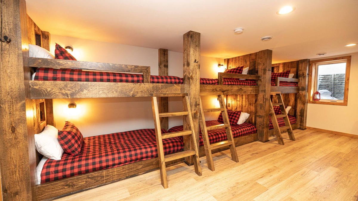 Minocqua House | Minocqua - SUMMER DATES AVAILABLE! Newly renovated & walking distance to town!