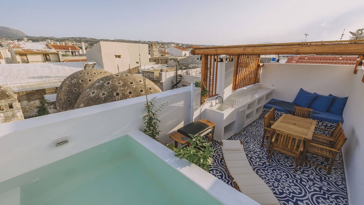 Old Town Rethymnon House | Minoos Residence, Central restored/modern 3floor house w/seasonal roof pool