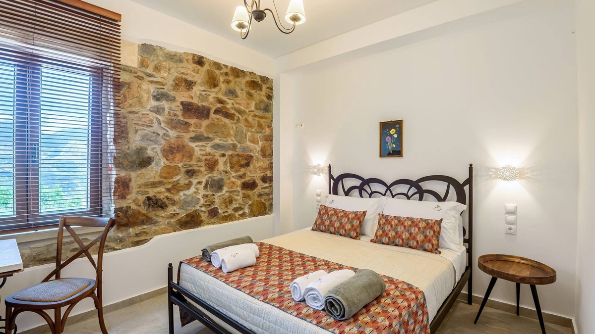 Agriles House | Minos Country Living Hannah Maria Suite