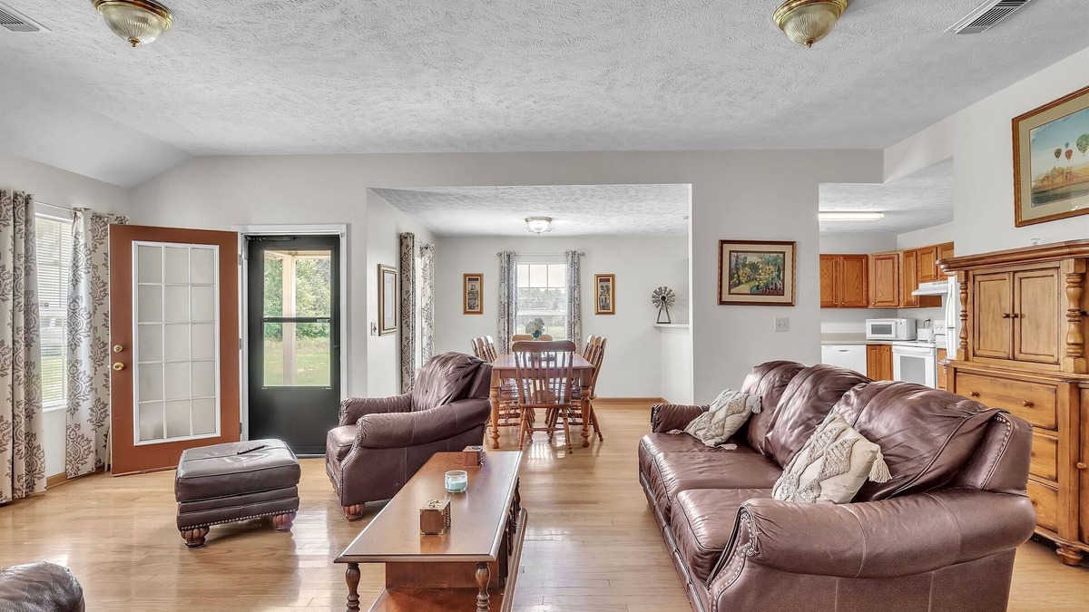 Starkville House | Mins from Campus | Spacious | King Bed