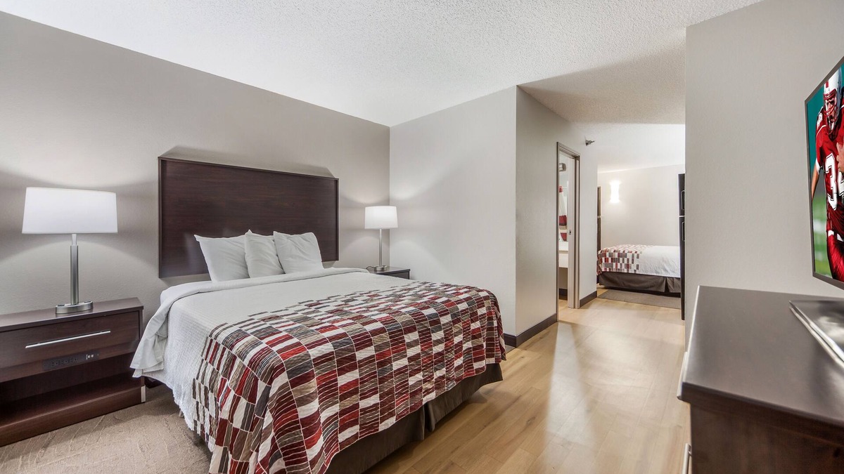 Council Bluffs Hotel | Mins From Dining & Shopping! Kitchenette. On-site Pool, FREE Parking!