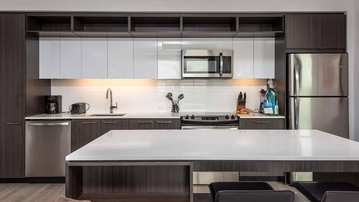 Reston Apartment | Mins from Home Depot | Reston Town Center | Heart of Reston