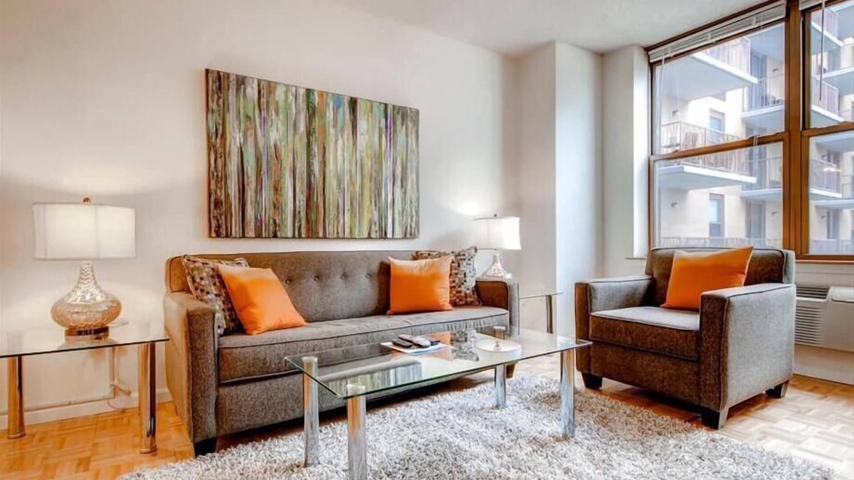 Hoboken Apartment | Mins from PATH 2 BR | Children's Playground | Gym