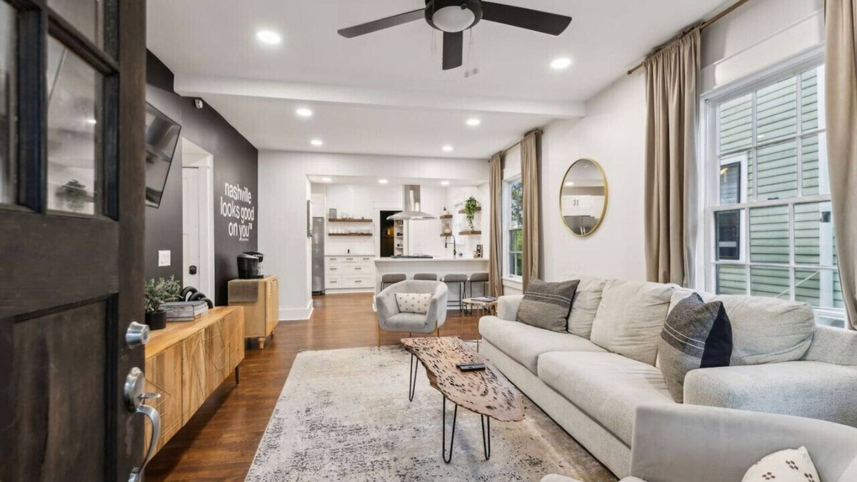 Eastwood House | Mins to Broadway & Downtown Nashville with Hot tub