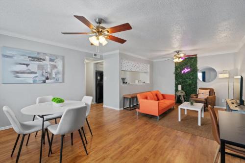 Brentwood Apartment | Mins to Downtown - Stunning Austin Haven - Pool