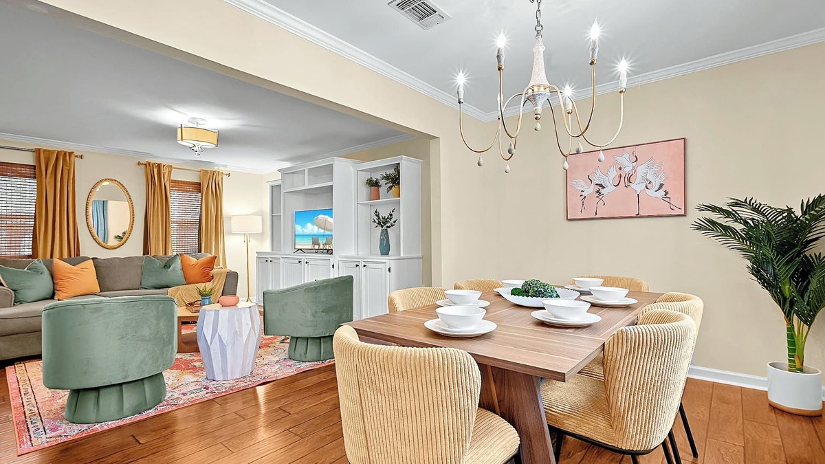 Mid City South House | Mins to LSU Campus | Private Pool | Hot Tub | BBQ