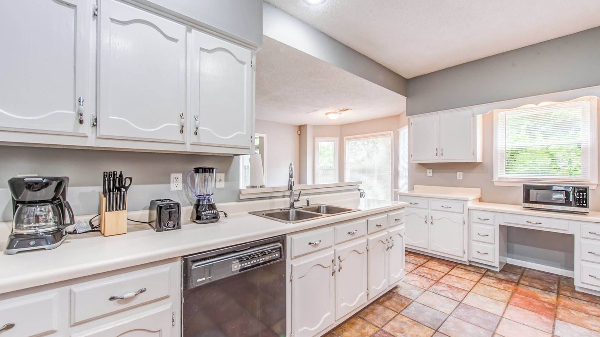 Cordova House | Mins to Shelby Farm Park! - Comfy in Cordova
