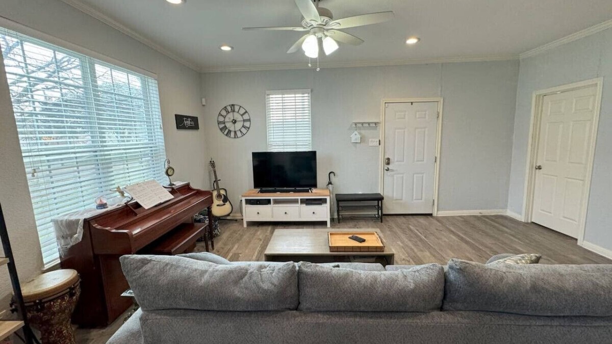 Brazos Apartment | Mins to Silos, DT Waco, Baylor