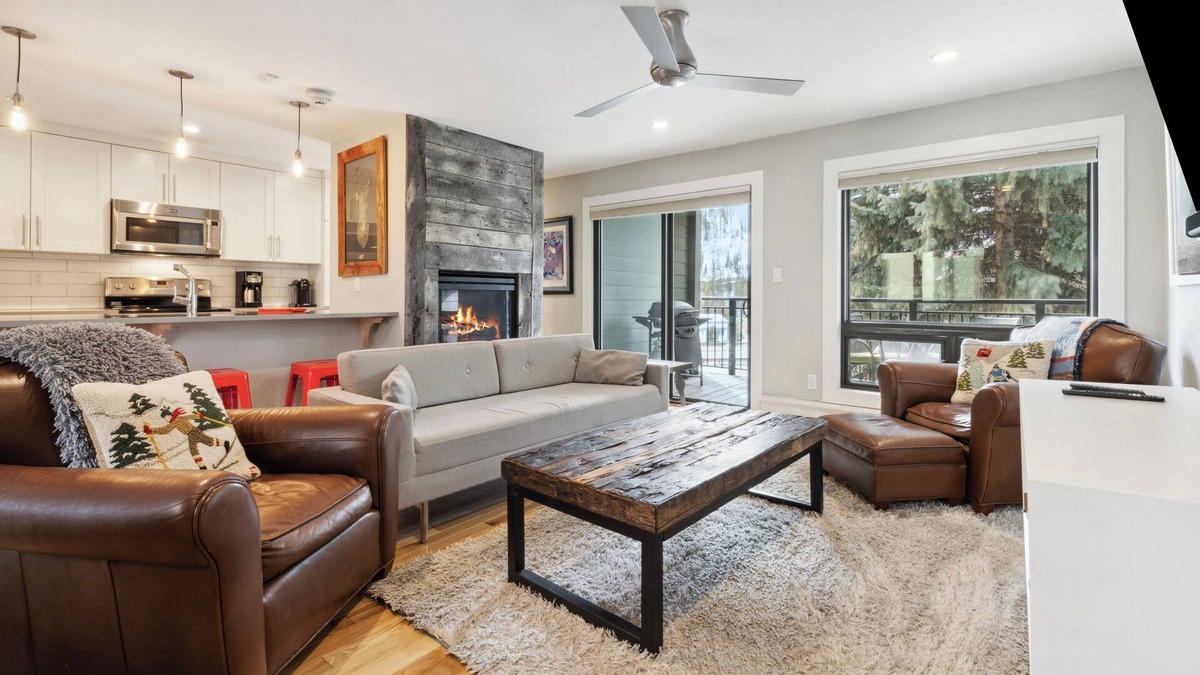 Vail Condo | Mint 2 BR/2BA Condo above Town of Vail Bus Stop