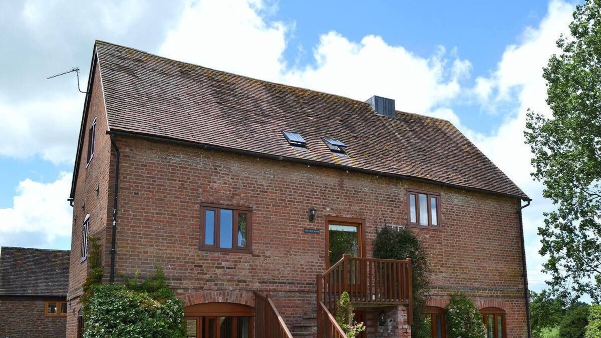 Bromyard Cottage | Mintridge - The Oast House - farm stay apartment set within 135 acres