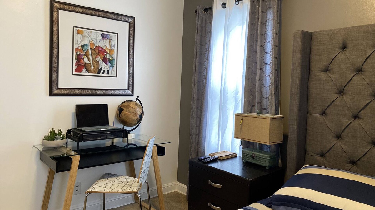 Nokomis House | Minutes away from MOA, MSP airport, Minnehaha Falls, 2bedroom house.