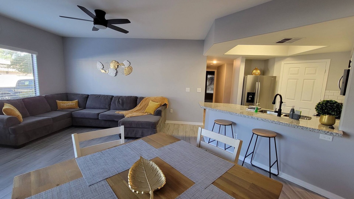 Maryvale Condo | Minutes away from Spring Training, Cardinals Stadium, West gate District