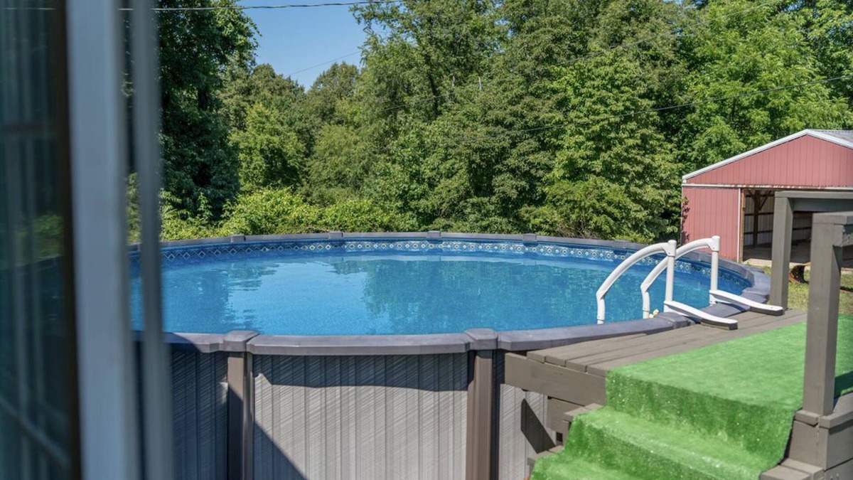 Logan House | MINUTES AWAY FROM THE CAVES, HOUSE WITH A POOL