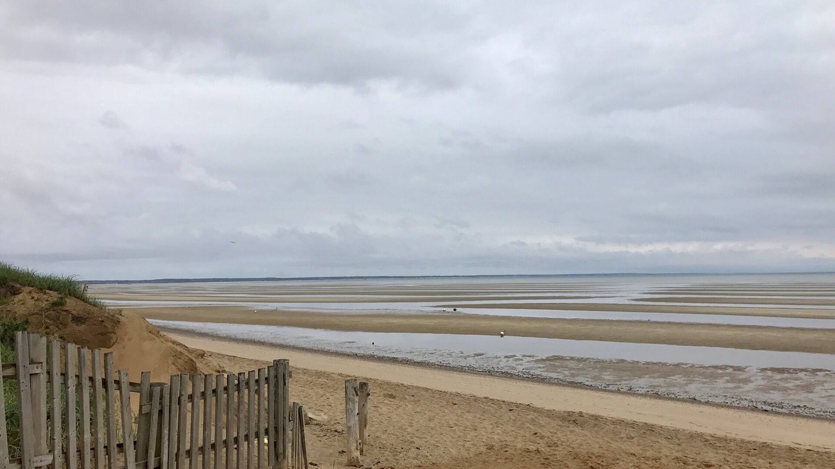 North Eastham House | Minutes from Cape Cod Bay and Bike Path