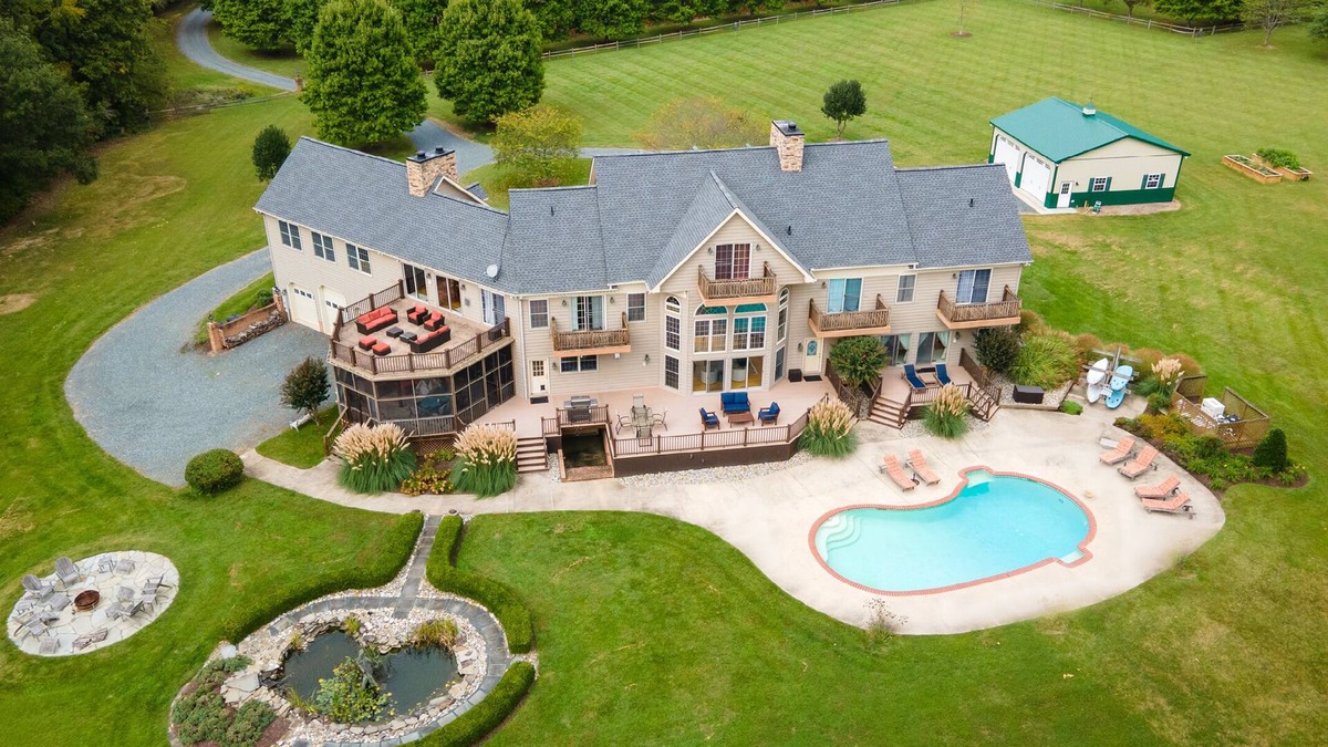 Unionville House | Minutes from Downtown Easton and St. Michaels | Pool | Kayaks | Private Dock