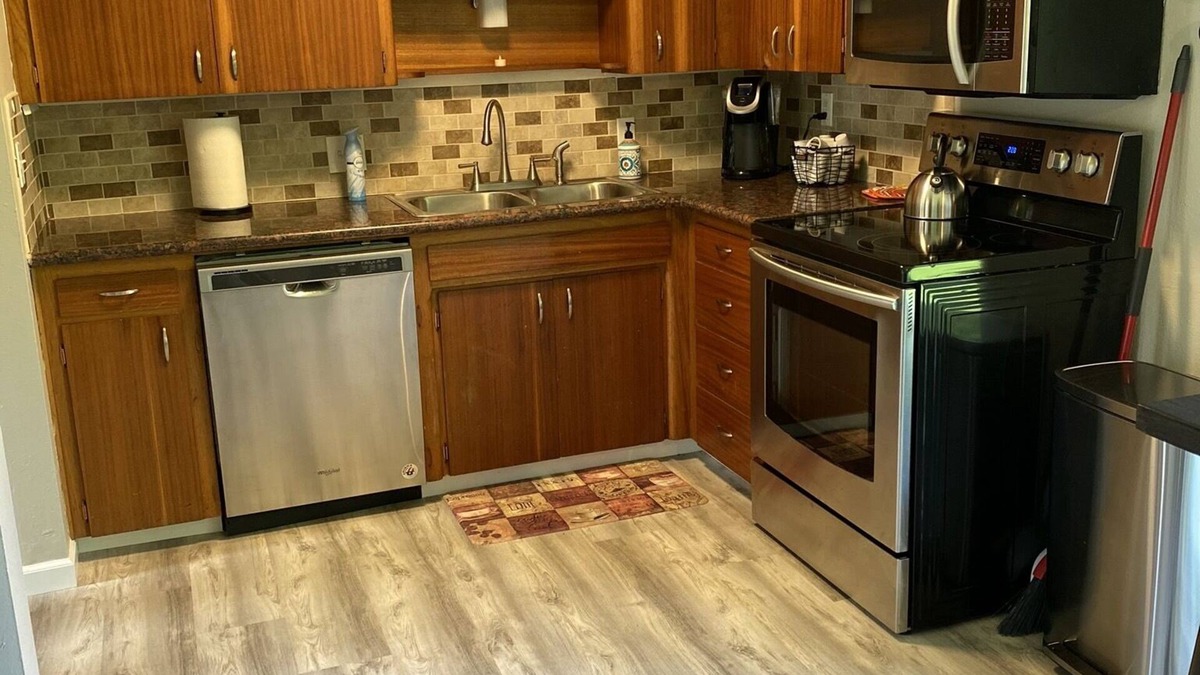 Cheney House | Minutes from EWU & driving distance to Silverwood!
