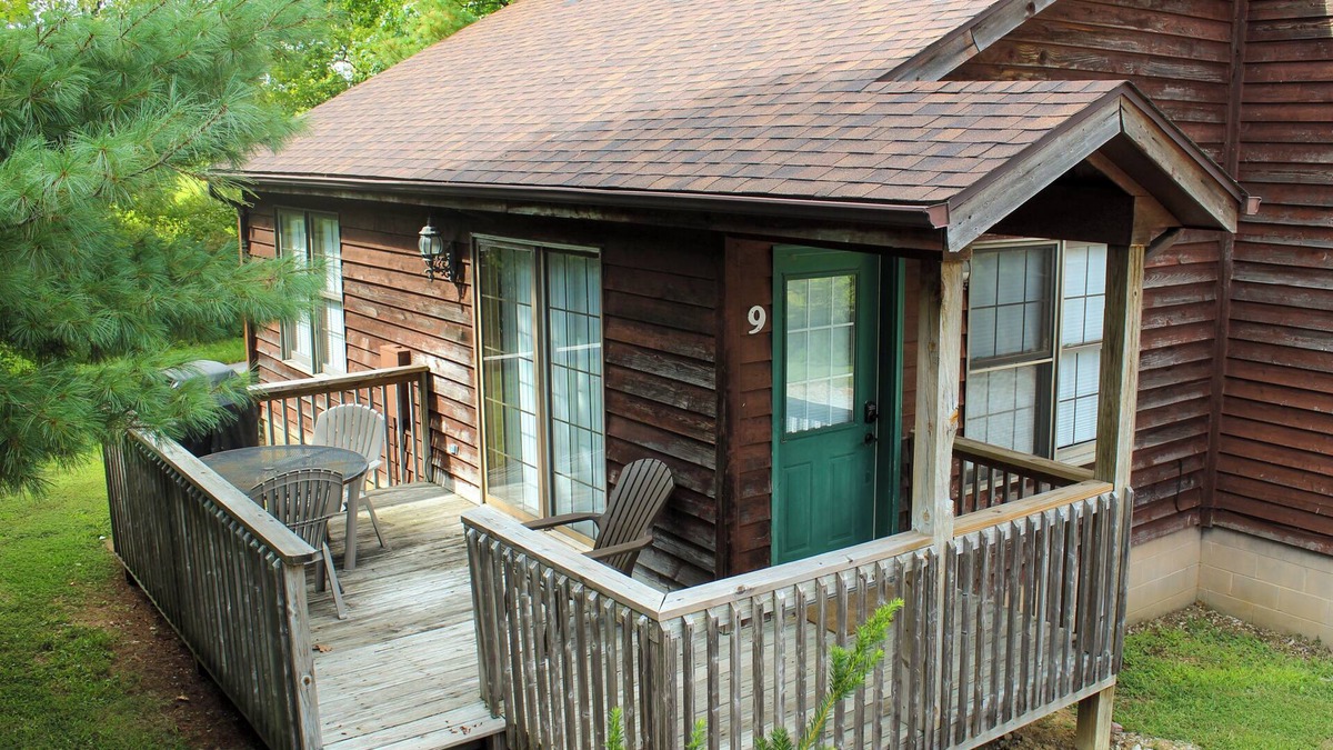 Makanda Cabin | Minutes from Giant City - SIU - Shawnee Winetrail - Shawnee Forest - Cedar Lake