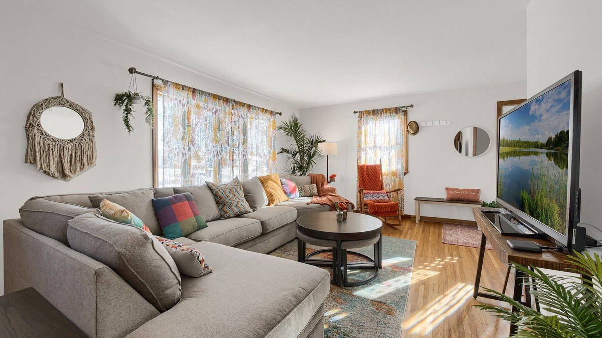 Richfield House | Minutes From Mall Of America and Airport -Single family quiet non through street