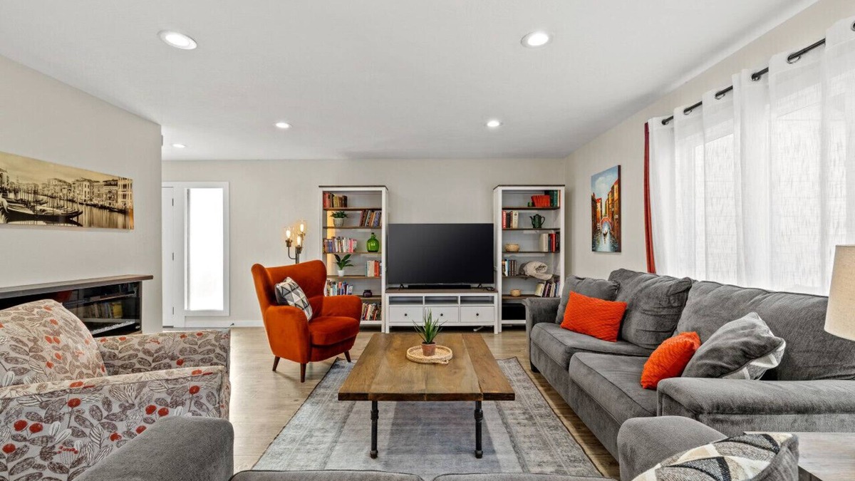 Ozark House | Minutes from Ozark's favorites