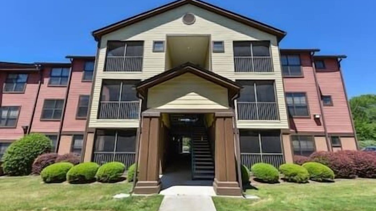 Athens Condo | Minutes from Sanford Stadium, Downtown Athens, Gated Community