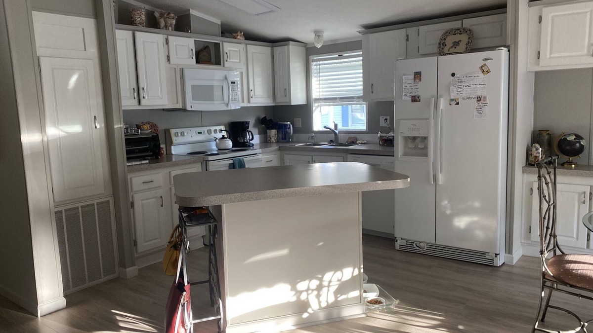 Fort Myers Beach Cottage | Minutes from Sanibel Island and Fort Myers Beach