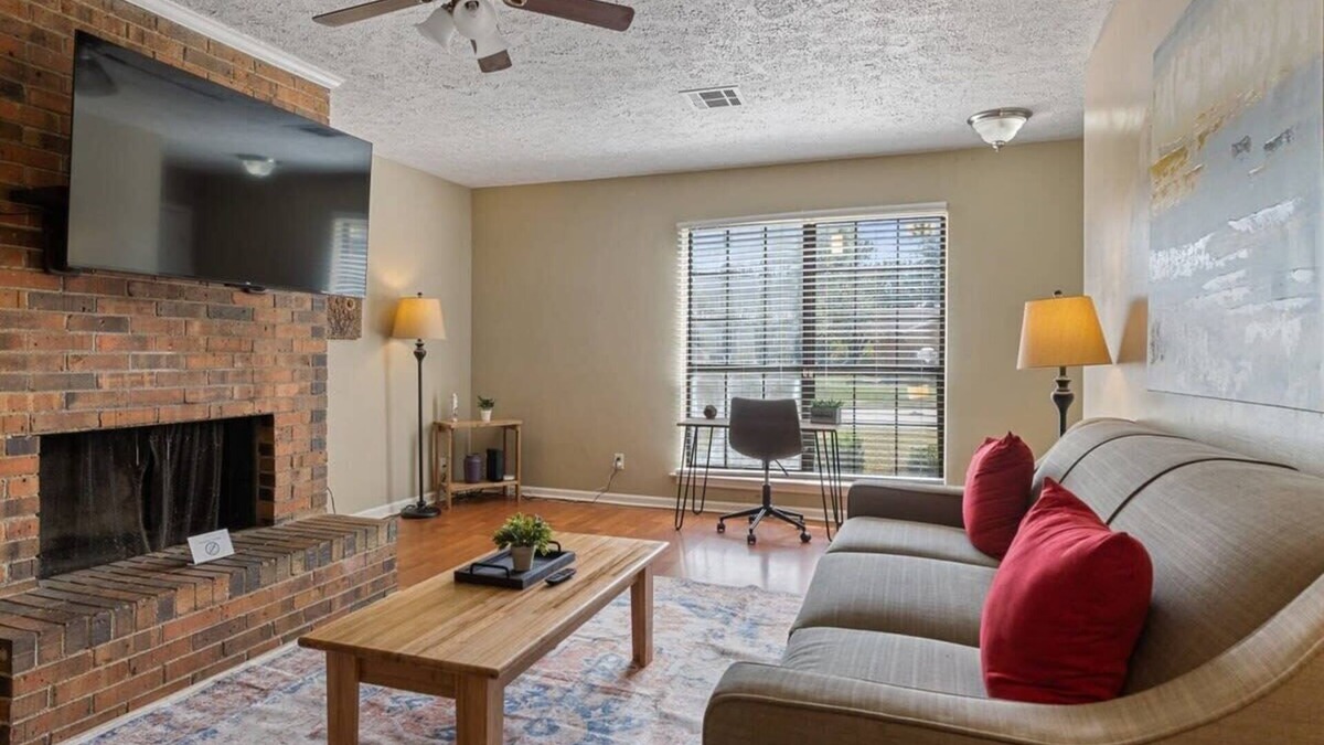 Gunter Afs House | Minutes from Shopping & Dining- Montgomery Marvel