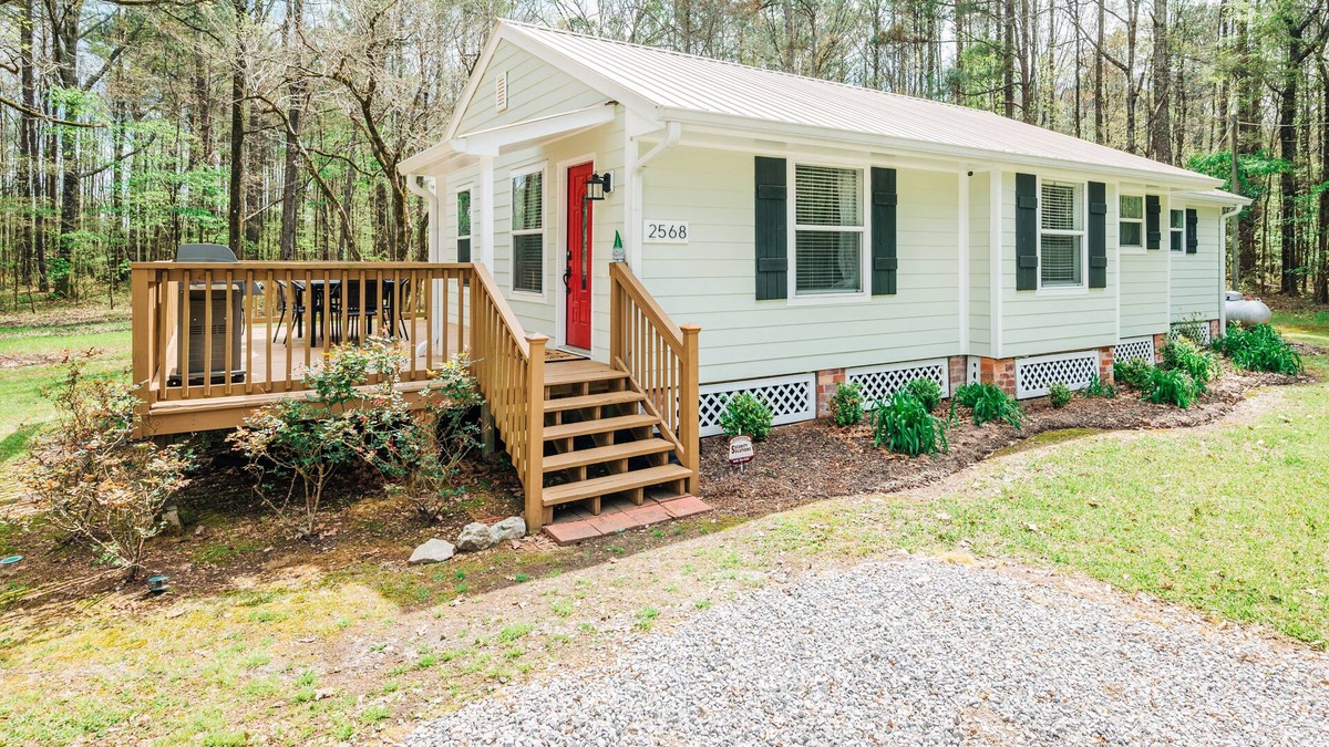 Sturgis Cabin | Minutes from Starkville, Louisville, Sturgis
