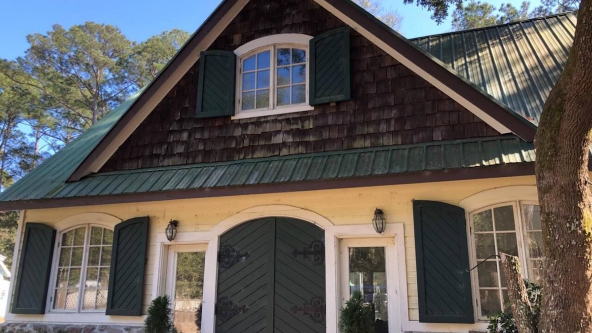 Daufuskie Island House | Minutes from the beach, with indoor hot tub