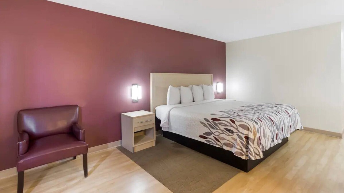 Pittsburg House | Minutes from Vanhook Falls Trailhead! Free Parking, Pet-friendly Property!