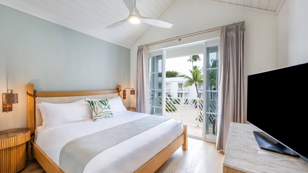 Islamorada Hotel | Minutes to Library Beach Park! 2 Villa w/Living Area | Free Onsite Parking