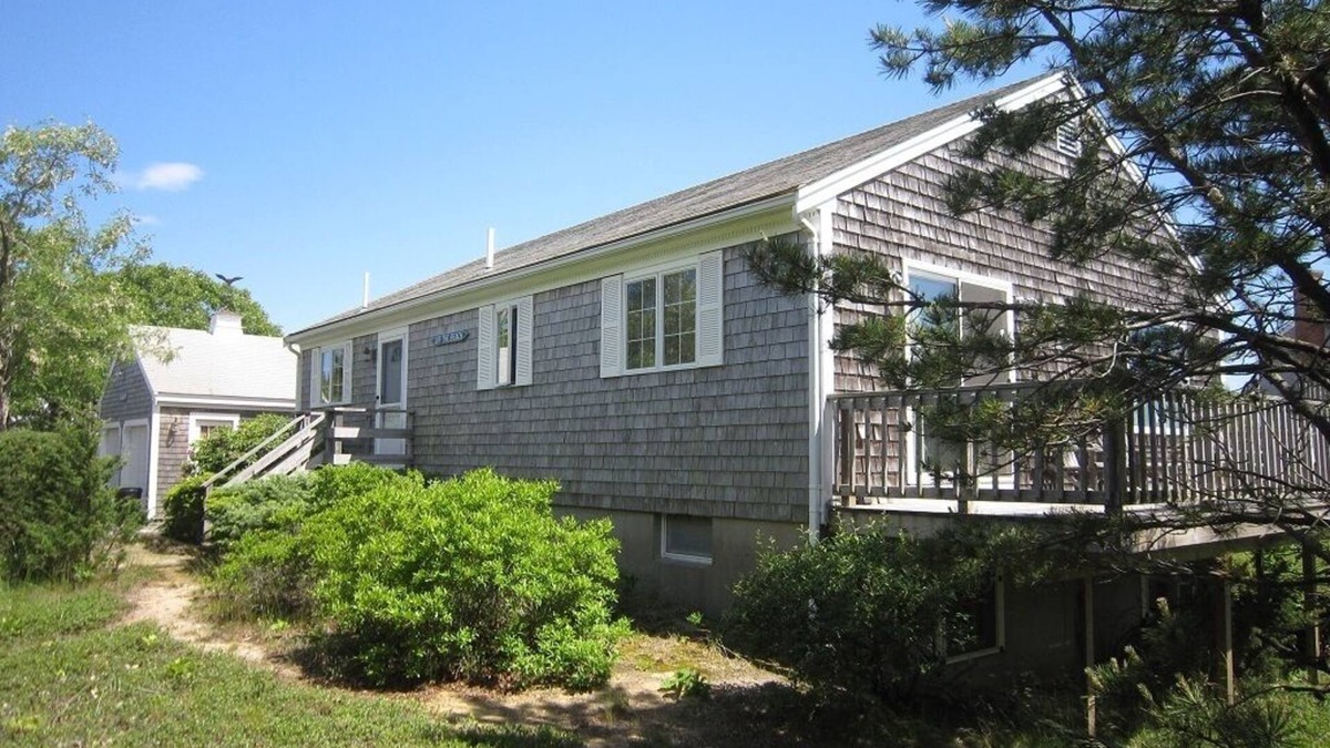 North Eastham House | Minutes to Private Association Beach on Cape Cod Bay (2415)