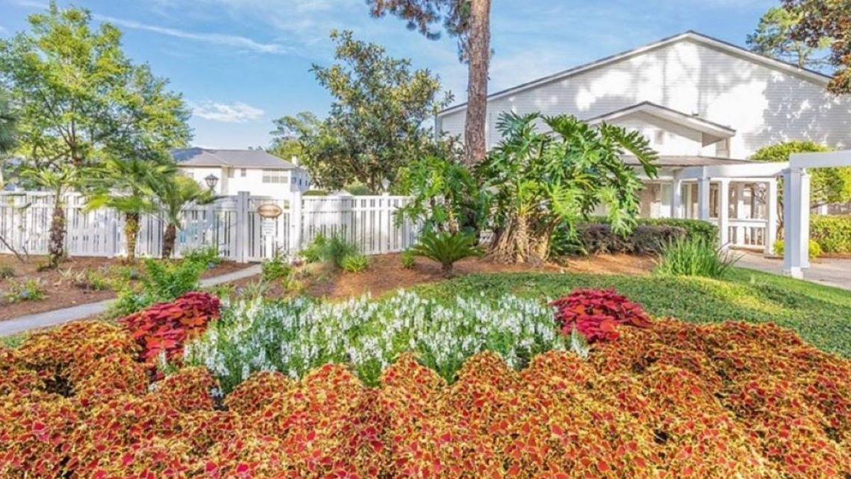 Saint Simons Heights Condo | Minutes to the some of the best beaches, dining and shopping