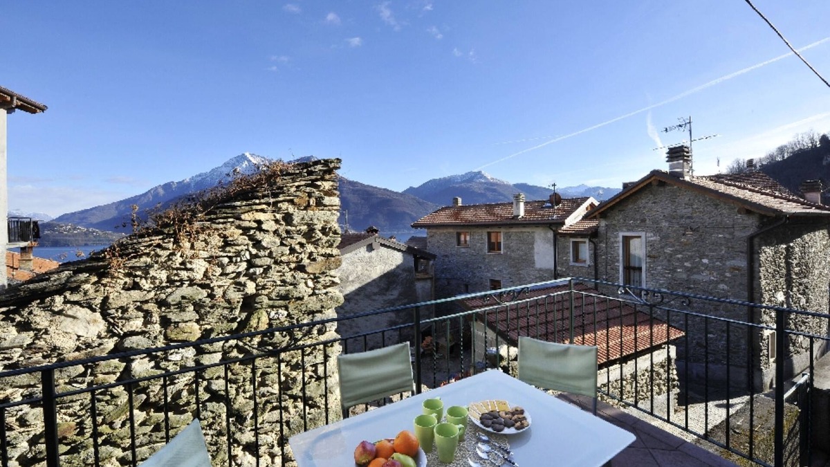 Musso Apartment | MIO TERRAZZO Breathe, relax! Beautiful views mountains & lake - 500m Musso beach