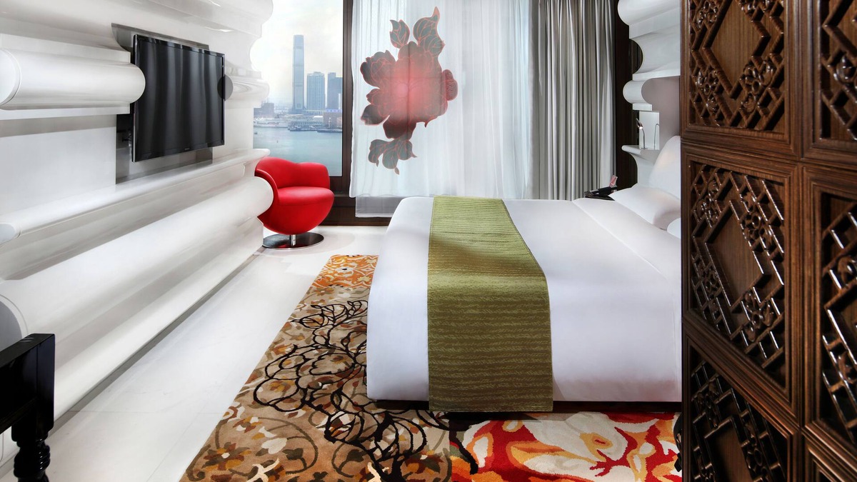 Bowrington Hotel | Mira Moon