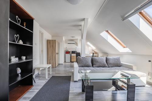 Erzsebetfalva House | Mira Nest - Budapest City