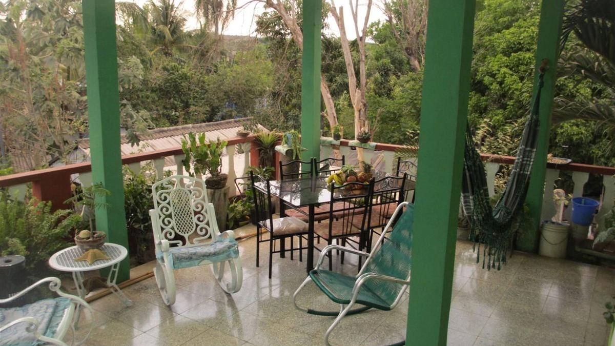 Holguin House | Mirador May Luz