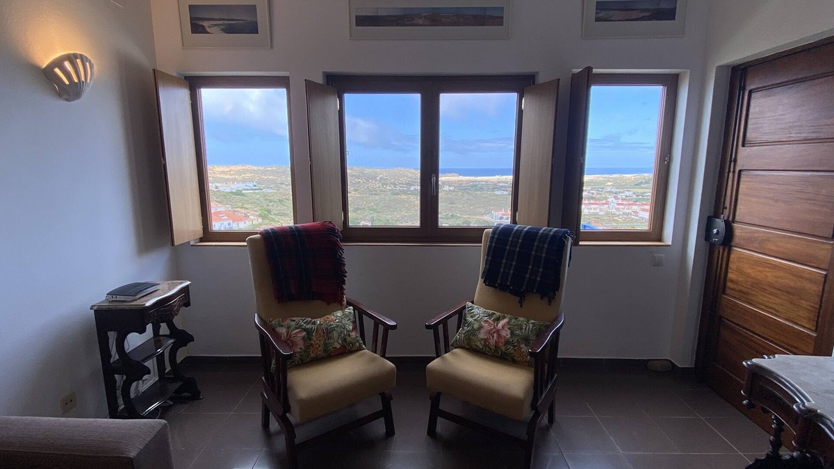 Carrapateira Apartment | Miradouro House in Carrapateira!