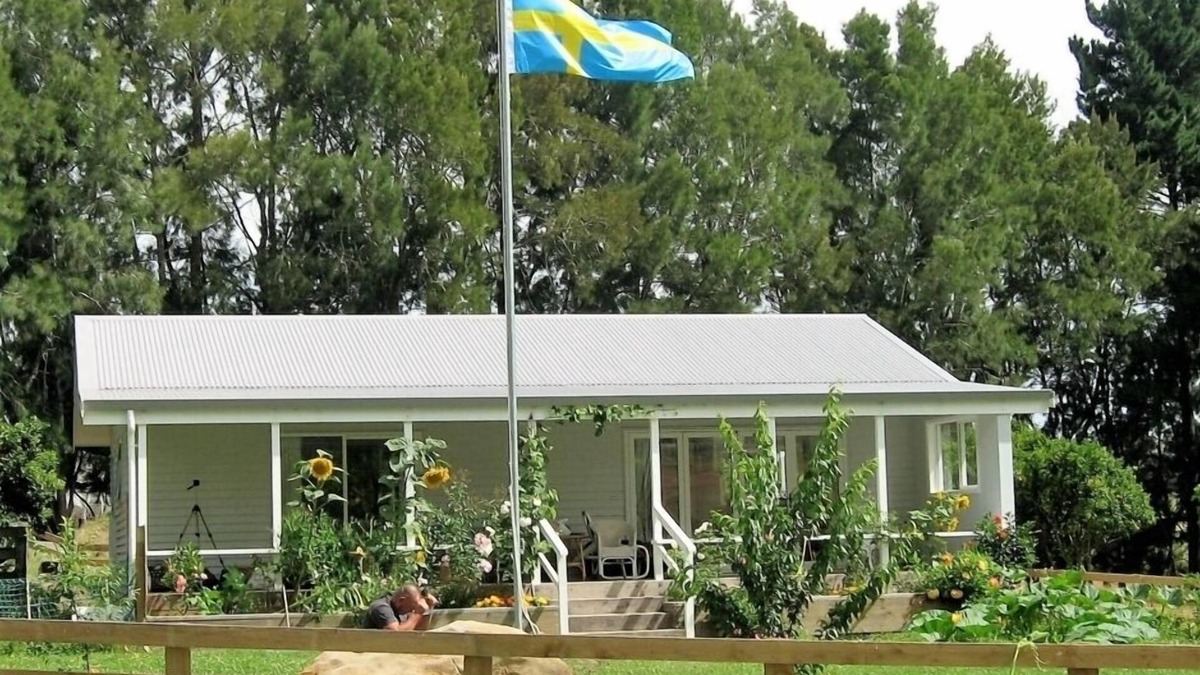 Miranda Cottage | Miranda Valley Orchid Cottage - rural tranquiity