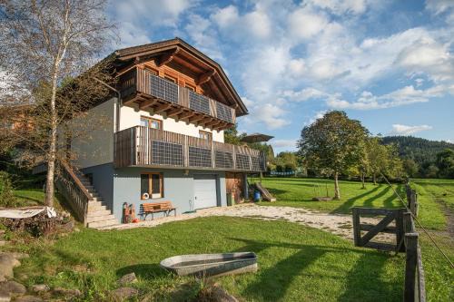 Ferndorf Apartment | mirnockAHOI - familienfreundliches Ferienhaus für 4 Erwachsene, maritimes Bergerlebnis, Panoramablick von Terrasse und Balkon, Carinthia, Millstättersee