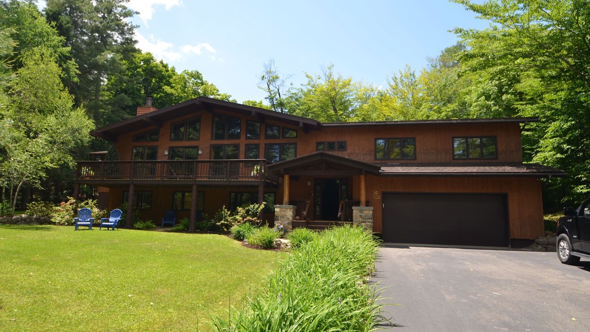 Lake Placid House | Mirror Lake's 'Adirondack Azure Lodge' WITH PRIVATE BEACH RIGHTS ON MIRROR LAKE
