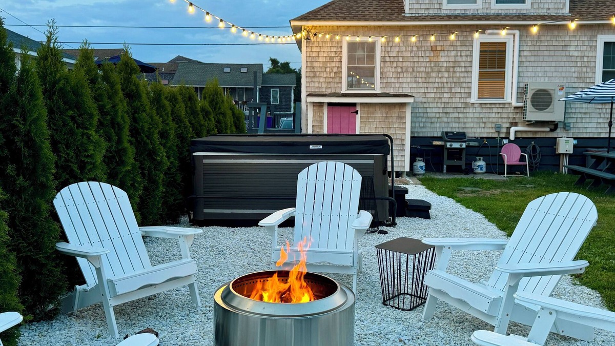 Misquamicut Cottage | Misquamicut Beach Cottage. 3BR in Westerly with Beach passes, hot tub, WiFi & AC