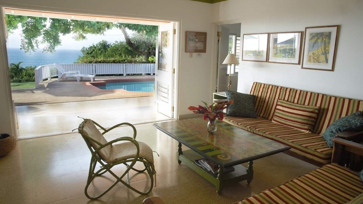 Silver Sands Villa | Miss P's Place Beautiful Villa with Ocean View, Pool, Mins to beach, WiFi, staff