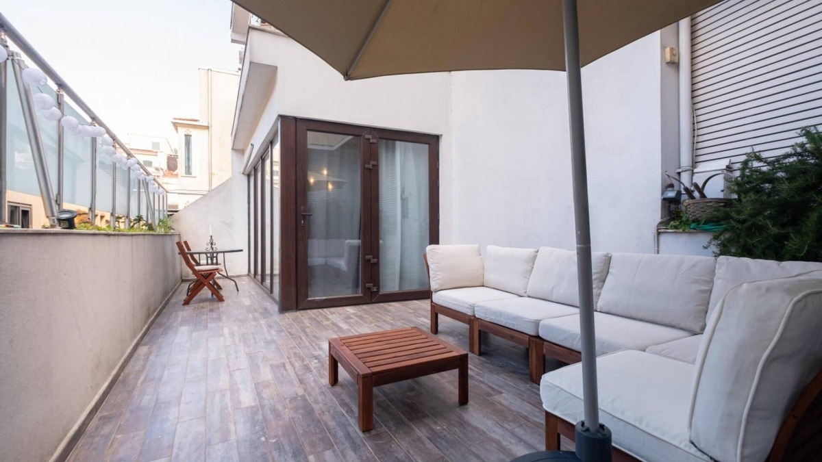 Asmali Mescit Apartment | Missafir Flat with Terrace near Istiklal Street