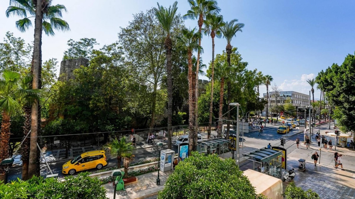 Kaleici Apartment | Missafir Modern Flat near Hadrian's Gate